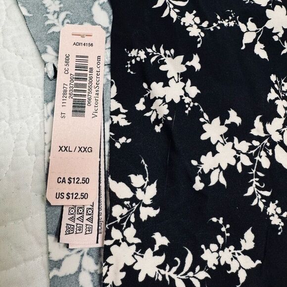 NWT (XXL) Victoria’s Secret Seamless Thong Panty - Black Floral Print - Picture 3 of 10